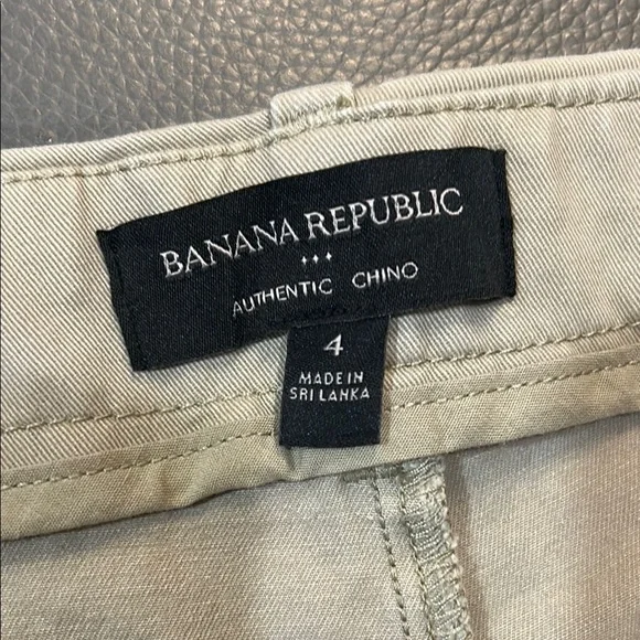 Banana Republic Beige Casual Shorts. Cotton/Spandex. Size 4. - Picture 4 of 5